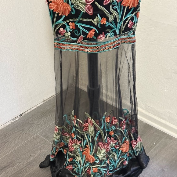 L’ATISTE BY AMY Floral Embroidered Black Skirt and Blouse Set - Picture 5 of 8